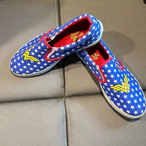 Size 8 wonder woman slip on shoes